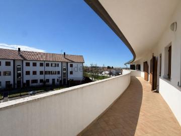 Appartamento in vendita di 130 m² in Via Monti del Sole