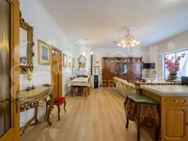 Appartamento in vendita di 130 m² in Via Madonna di M. Piano, 41