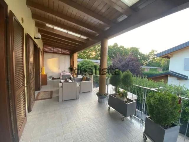 Appartamento in vendita di 130 m² in Via Madre Teresa di Calcutta