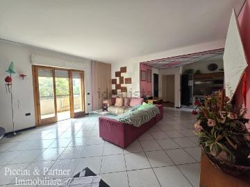 Appartamento in vendita di 130 m² in Via Maria Montessori