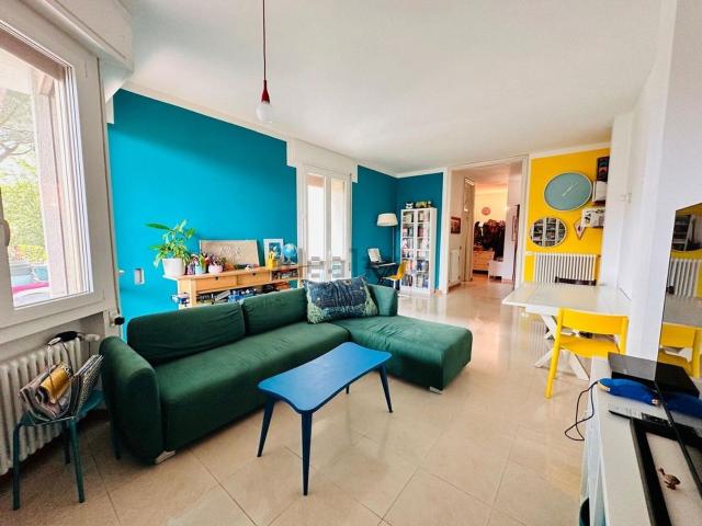 Appartamento in vendita di 130 m² in Via Medaglie d&apos Oro