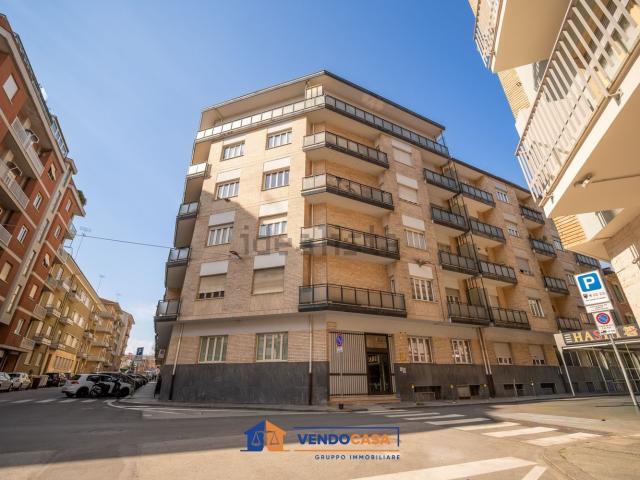 Appartamento in vendita di 130 m² in Via Michele Coppino, 11
