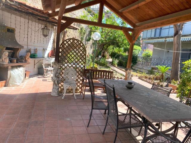 Appartamento in vendita di 130 m² in Via Michele Guadagno