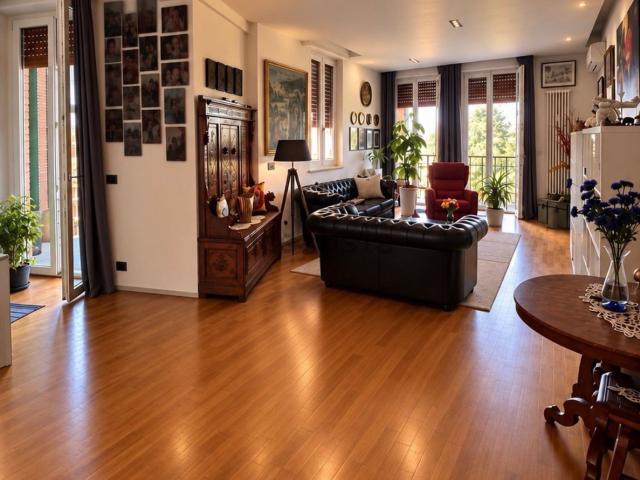 Appartamento in vendita di 130 m² in Via Giacomo Matteotti, 16