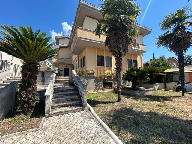 Appartamento in vendita di 130 m² in Via Napoli