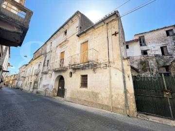 Appartamento in vendita di 130 m² in Via San Maria dell&apos Agnena