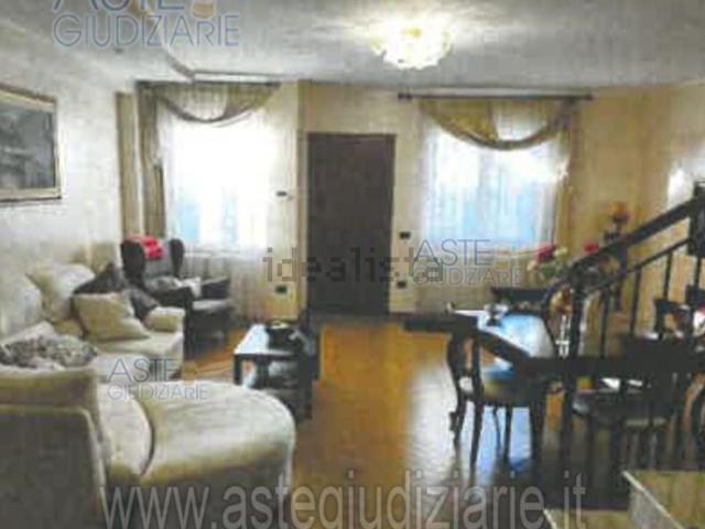Appartamento in vendita di 130 m² in Via San Liberatore
