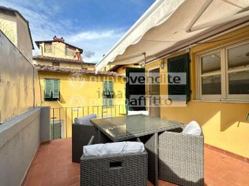 Appartamento in vendita di 130 m² in Via San Paolino, 55100