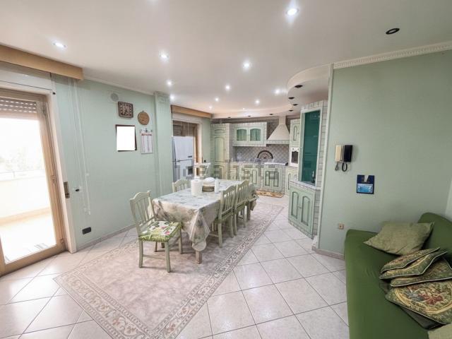 Appartamento in vendita di 130 m² in Via Santagati Famiglia, 24