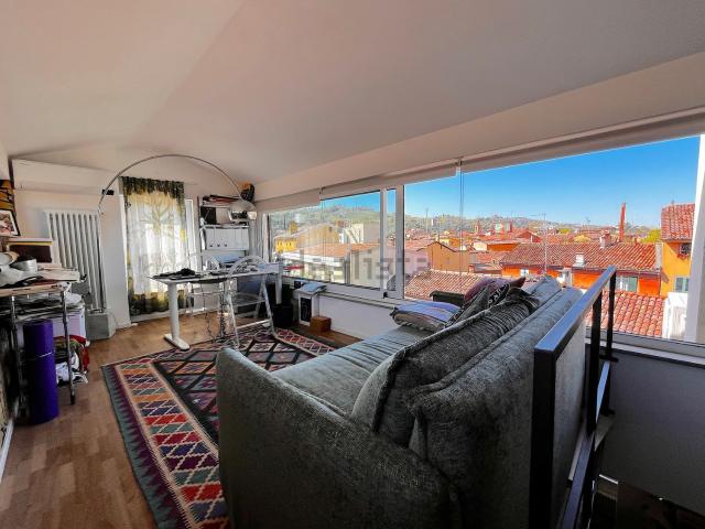 Appartamento in vendita di 130 m² in Via Saragozza