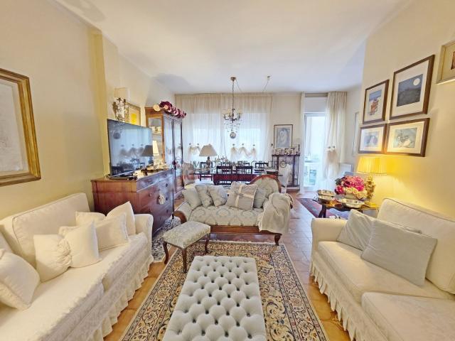 Appartamento in vendita di 130 m² in Via Sarzanese, 7120