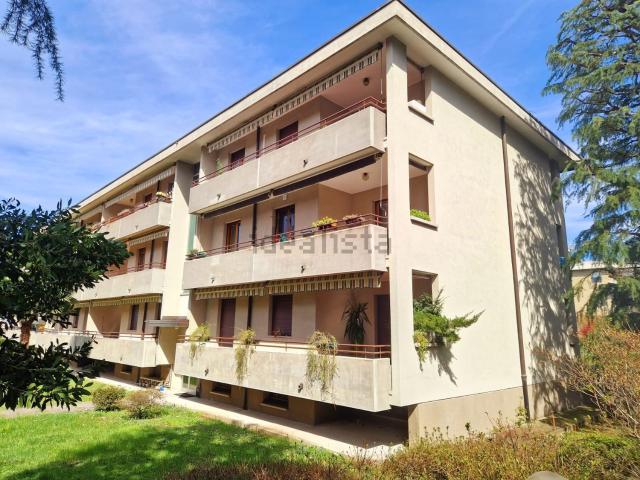 Appartamento in vendita di 130 m² in Via Senator G. Canziani, 13