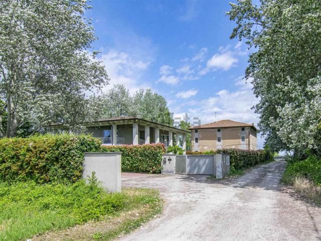 Appartamento in vendita di 130 m² in Via Stelloni Levante