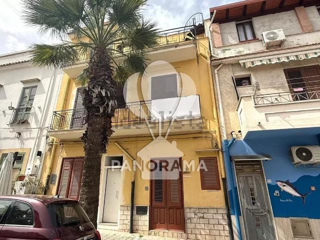 Appartamento in vendita di 130 m² in Via Paolino Gesugrande