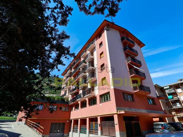 Appartamento in vendita di 130 m² in Via Parigi