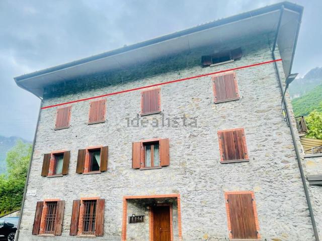Appartamento in vendita di 130 m² in Via Passo Vivione, 5