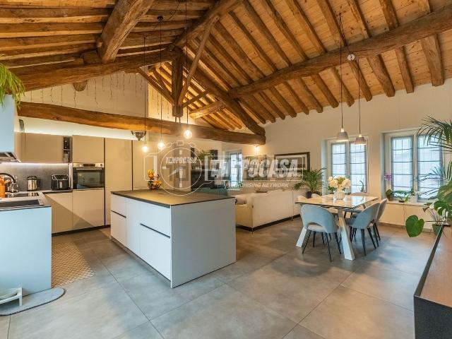 Appartamento in vendita di 130 m² in Via Per Cusago Di Sotto, 1