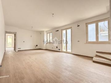 Appartamento in vendita di 130 m² in Via Perugia, 3