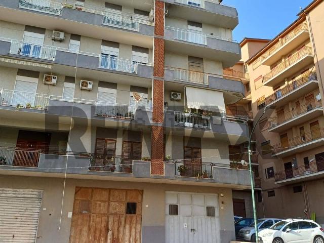 Appartamento in vendita di 148 m² in Via Pier Santi Mattarella, 74