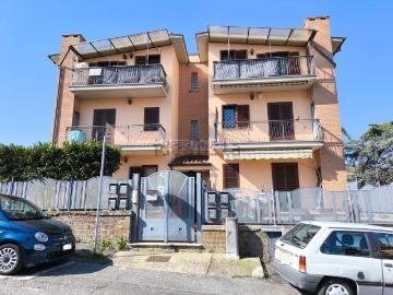 Appartamento in vendita di 130 m² in Via Pietro Nenni, 13