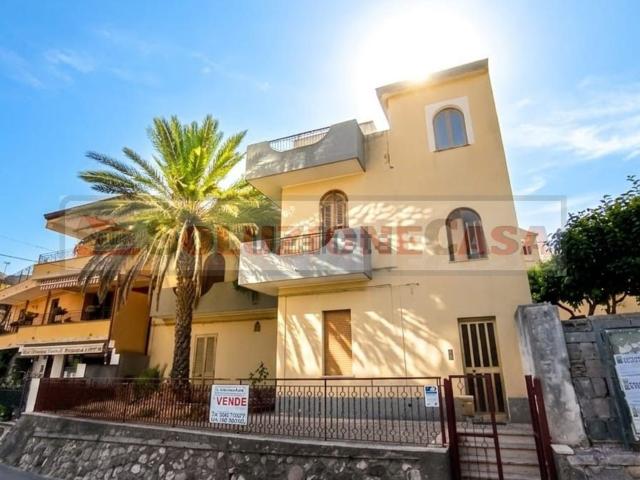 Appartamento in vendita di 130 m² in Via Provinciale, 3