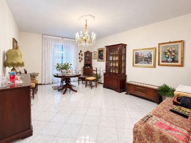 Appartamento in vendita di 130 m² in Via Roma, 72
