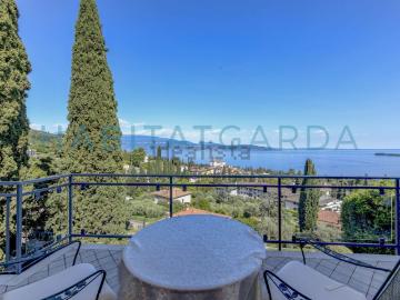 Appartamento in vendita di 130 m² in Via Ronciglio, 43
