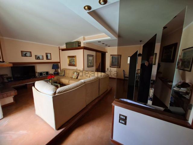 Appartamento in vendita di 130 m² in Via Raimondo Annecchino