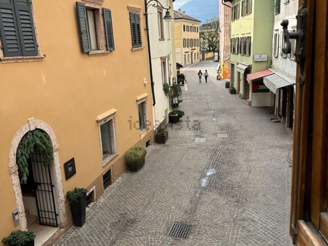 Appartamento in vendita di 130 m² in Via Regia
