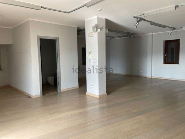 Appartamento in vendita di 130 m² in Via Tommaso Arnoni, 55