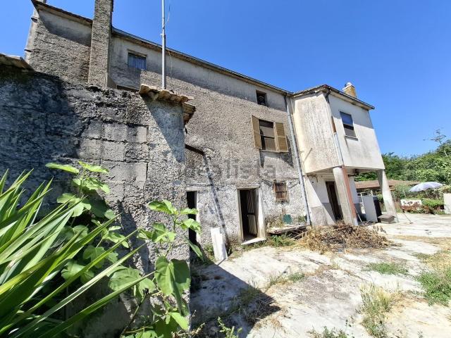 Appartamento in vendita di 130 m² in Via Torricelli Inferiore