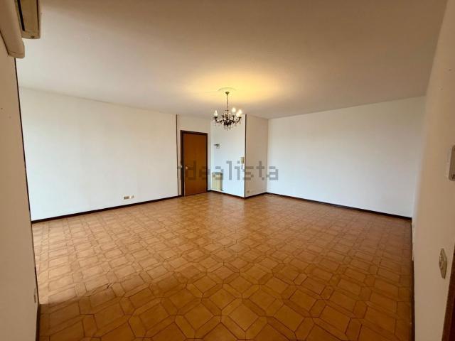 Appartamento in vendita di 130 m² in Via Tarquinia