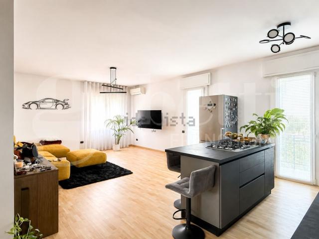 Appartamento in vendita di 130 m² in Via Tiberio Umberto Barbarani, 6