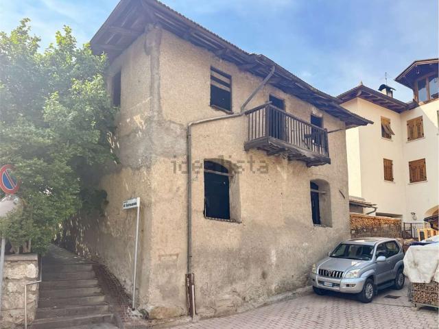 Appartamento in vendita di 130 m² in Via Tiberio Claudio, 39