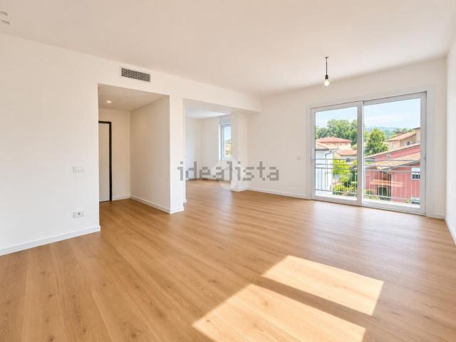Appartamento in vendita di 130 m² in Via Tullio Buelli, 17