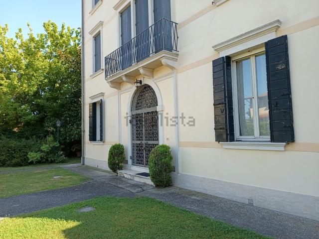 Appartamento in vendita di 130 m² in Via Unità