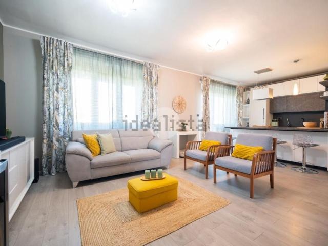 Appartamento in vendita di 130 m² in Via Ugo Foscolo, 5