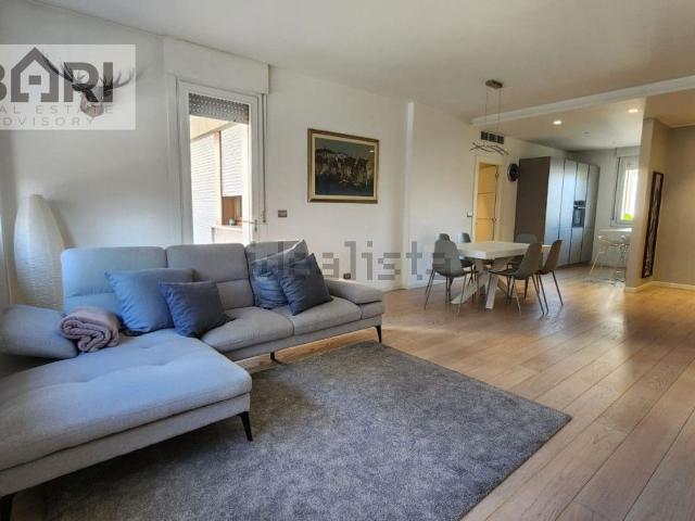 Appartamento in vendita di 130 m² in Via Vallona, 8