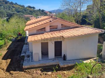 Appartamento in vendita di 130 m² in Via Valle di Lazzaro, 39