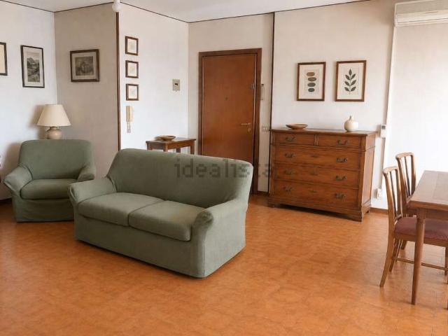 Appartamento in vendita di 130 m² in Via Viterbo
