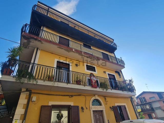 Appartamento in vendita di 130 m² in Via VI Retta di Levante, 8