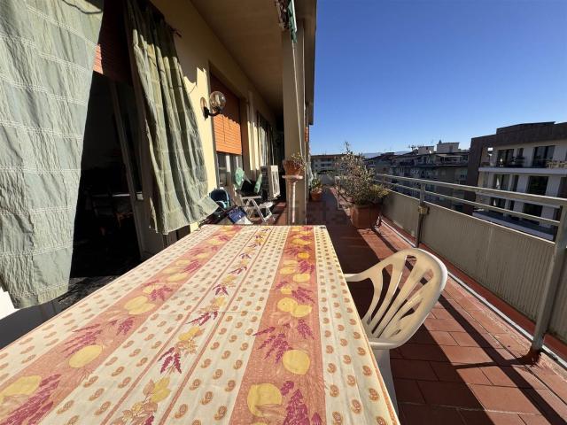Appartamento in vendita di 130 m² in Via Vincenzo Monti