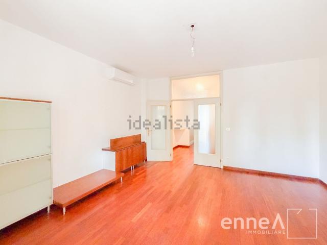 Appartamento in vendita di 130 m² in Via XIII Martiri, 217