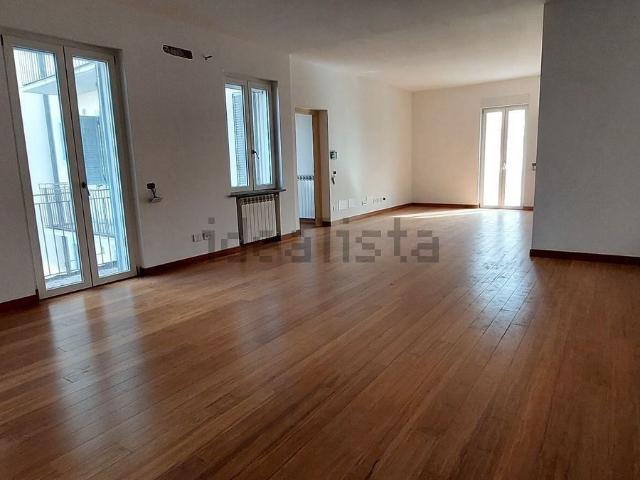Appartamento in vendita di 130 m² in Viale Tancredi Galimberti
