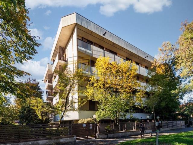 Appartamento in vendita di 130 m² in Viale Vittorio Veneto, 33
