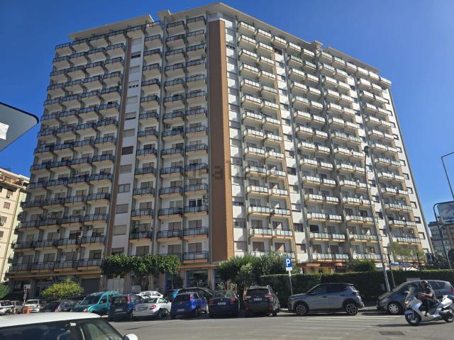 Appartamento in vendita di 130 m² in Viale della Regione Siciliana Nord Ovest, 2551