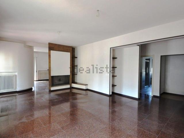 Appartamento in vendita di 130 m² in Viale Europa