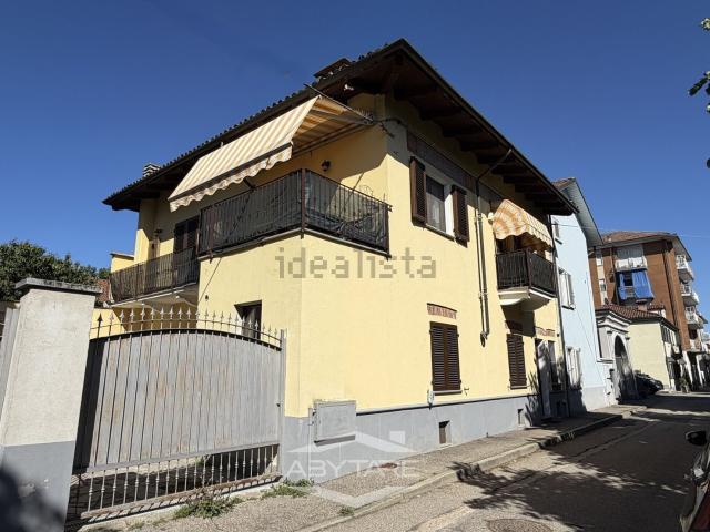 Appartamento in vendita di 130 m² in Viale G. Cavaglià, 13