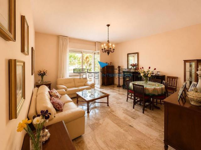 Appartamento in vendita di 130 m² in Viale John Fitzgerald Kennedy, 103