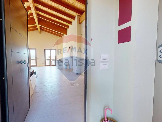 Appartamento in vendita di 130 m² in Viale Ponte Nestore, 45
